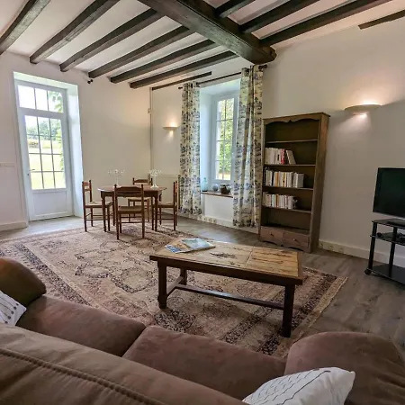 Prázdninový dům Familial Avec Piscine Couverte, Jardin Prive, Proche D'aubeterre-sur-dronne - Fr-1-653-239 *