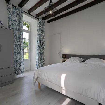 Familial Avec Piscine Couverte, Jardin Prive, Proche D'aubeterre-sur-dronne - Fr-1-653-239