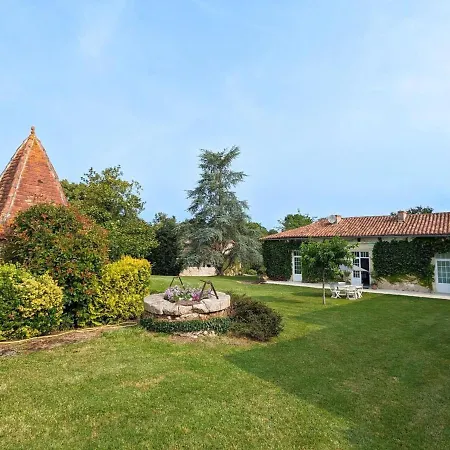 Familial Avec Piscine Couverte, Jardin Prive, Proche D'aubeterre-sur-dronne - Fr-1-653-239 *